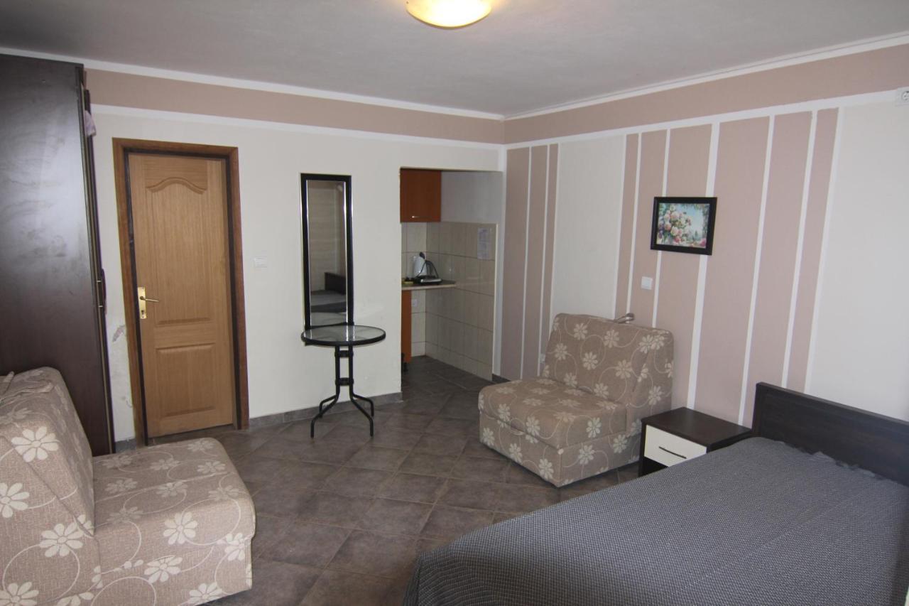 Apartments In Villa Viktoria Сутоморе Екстериор снимка