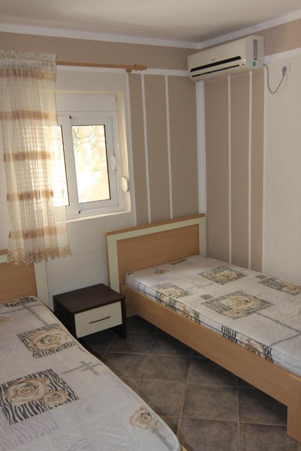 Apartments In Villa Viktoria Сутоморе Екстериор снимка