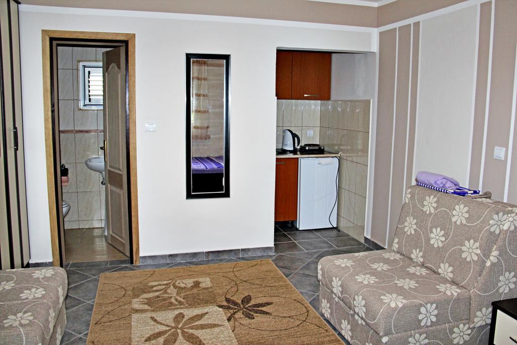 Apartments In Villa Viktoria Сутоморе Екстериор снимка